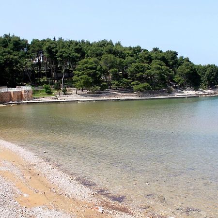 Apartments With A Parking Space Jelsa, Hvar - 8746 Йелса Екстериор снимка