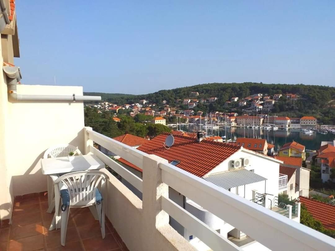 Apartments With A Parking Space Jelsa, Hvar - 8746 Йелса Екстериор снимка
